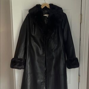 Elegant Black Faux Fur Trimmed Women's Coat